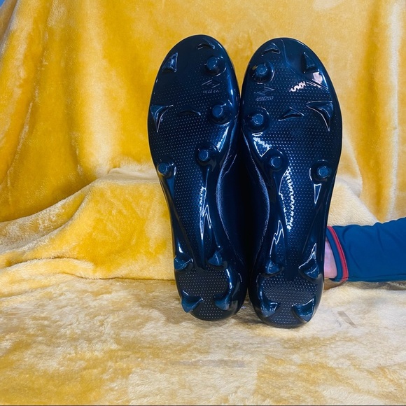 Umbro Medusae 3 elite soccer shoes 
Kangaroo Leather - Picture 3 of 4